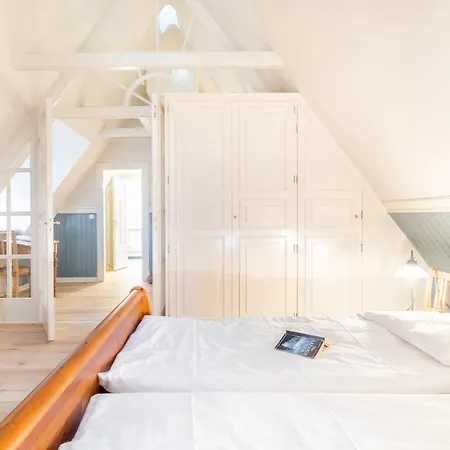 Luettliv-huus I Holiday home *
